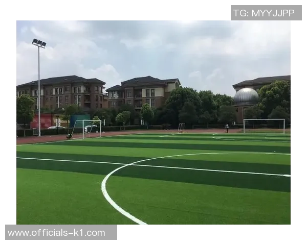 浦东新区足球场周边最佳休闲活动推荐与场馆设施详解